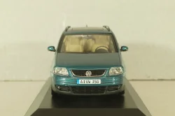 Volkswagen Touran 2003, light green, Minichamps 1:43
