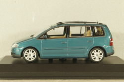 Volkswagen Touran 2003, light green, Minichamps 1:43