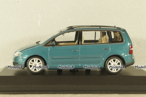 Volkswagen Touran 2003, light green, Minichamps 1:43
