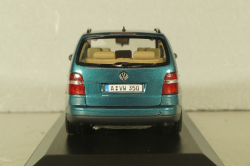 Volkswagen Touran 2003, light green, Minichamps 1:43