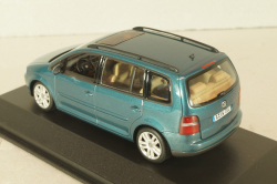 Volkswagen Touran 2003, light green, Minichamps 1:43