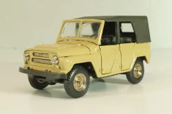 Уаз-469 А34, бежевый, 1991г., черный салон, Тантал/Радон 1:43