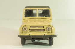 Уаз-469 А34, бежевый, 1991г., черный салон, Тантал/Радон 1:43