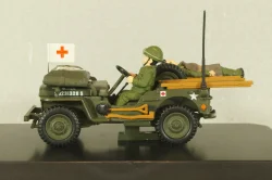 Jeep Willys Ambulance U.S. Army Normandy 1944 with 2 figuren, green, R028, Victoria 1:43