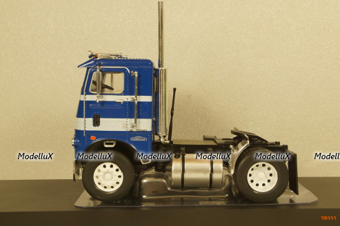 Freightliner COE towing vehicle 1976 blue/white, TR111, IXO 1:43