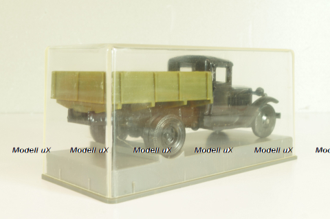 Газ-АА в боксе, черный/зеленый, з-д Арсенал, г.Ленинград 1:43