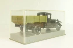 Газ-АА в боксе, черный/зеленый, з-д Арсенал, г.Ленинград 1:43
