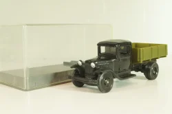 Газ-АА в боксе, черный/зеленый, з-д Арсенал, г.Ленинград 1:43