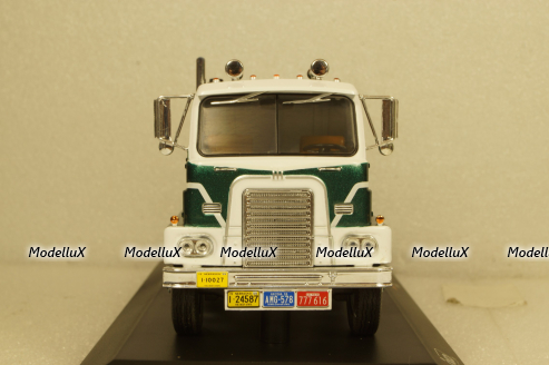 International Harvester DCOF-405 towing vehicle 1959 greenmetallic/white, TR112, IXO 1:43