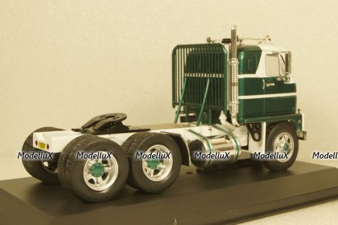 International Harvester DCOF-405 towing vehicle 1959 greenmetallic/white, TR112, IXO 1:43