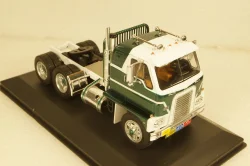 International Harvester DCOF-405 towing vehicle 1959 greenmetallic/white, TR112, IXO 1:43