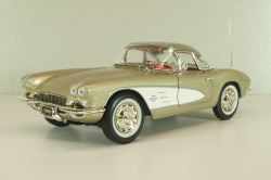 Chevrolet Corvette (С1) 1961, silver grey, AMM1151, AutoWorld 1:18  