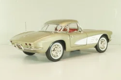 Chevrolet Corvette (С1) 1961, silver grey, AMM1151, AutoWorld 1:18  