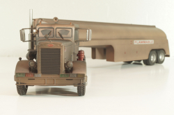 Peterbilt 281 with semi trailer fuel tanker 1955, from movie Duel, rusty, TTR038, IXO 1:43