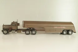 Peterbilt 281 with semi trailer fuel tanker 1955, from movie Duel, rusty, TTR038, IXO 1:43