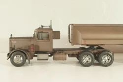 Peterbilt 281 with semi trailer fuel tanker 1955, from movie Duel, rusty, TTR038, IXO 1:43