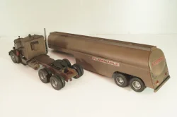 Peterbilt 281 with semi trailer fuel tanker 1955, from movie Duel, rusty, TTR038, IXO 1:43