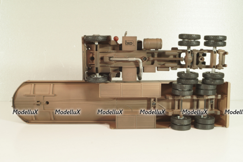 Peterbilt 281 with semi trailer fuel tanker 1955, from movie Duel, rusty, TTR038, IXO 1:43
