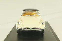 Citroen DS19 1956, ivory/black, Hachette 1:43