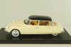 Citroen DS19 1956, ivory/black, Hachette 1:43