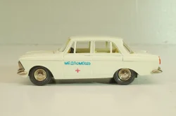 Москвич-412 А2, Медпомощь, белый, капот 2 зажима, Тантал/Радон 1:43