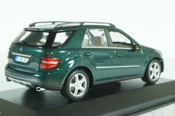 Mercedes-Benz ML 500  (W164) 2005 darkgreen, 400034500, Minichamps 1:43