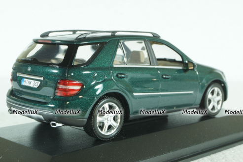 Mercedes-Benz ML 500  (W164) 2005 darkgreen, 400034500, Minichamps 1:43