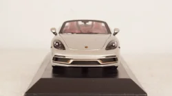 Porsche 982 Boxster "25 Years" GT-silver metallic, Minichamps 1:43