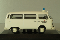 Volkswagen T2 Ambulance,white, 400053090, Minichamps 1:43