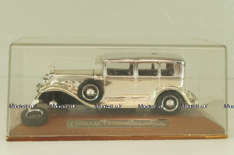 Cadillac V8 Imperial sedan, Atlas 1:43