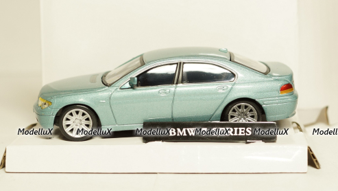 BMW 7 Series бирюзовая, Cararama 1:43