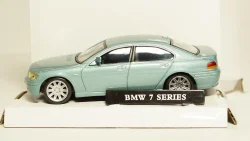 BMW 7 Series бирюзовая, Cararama 1:43