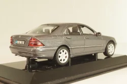 Mercedes-Benz S 500 (W220) 1998, grey, B66005752, Maisto 1:43 Уценка!