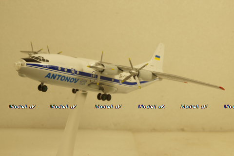 АН-12 Антонов Україна, Herpa 1:200