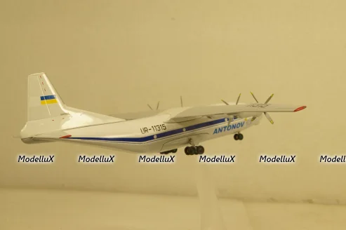АН-12 Антонов Україна, Herpa 1:200