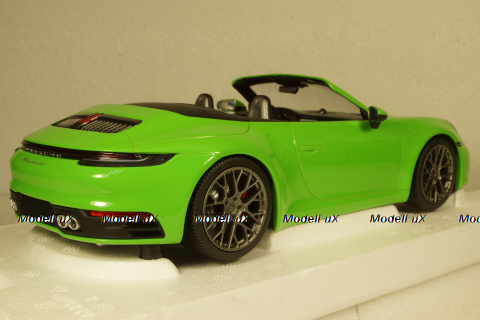 Porsche 911 (992) Carrera 4S 2019 green, Minichamps 1:18