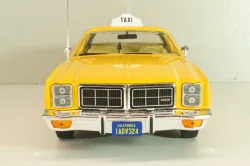 Dodge Monaco Taxi 1978, from movie Rocky III, yellow, 19111, Greenlight 1:18 Уценка!
