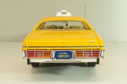 Dodge Monaco Taxi 1978, from movie Rocky III, yellow, 19111, Greenlight 1:18 Уценка!