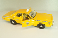 Dodge Monaco Taxi 1978, from movie Rocky III, yellow, 19111, Greenlight 1:18 Уценка!