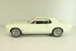 Ford Mustang 1967, light green 13663, Greenlight 1:18