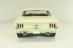 Ford Mustang 1967, light green 13663, Greenlight 1:18