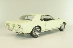 Ford Mustang 1967, light green 13663, Greenlight 1:18