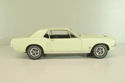 Ford Mustang 1967, light green 13663, Greenlight 1:18