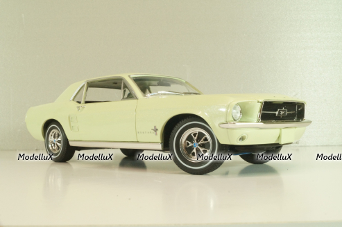 Ford Mustang 1967, light green 13663, Greenlight 1:18