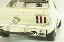 Ford Mustang 1967, light green 13663, Greenlight 1:18