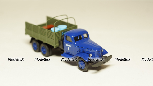 Зил 157 борт высокий с дугами и грузом, бочки синий/хаки, Herpa 1:87 