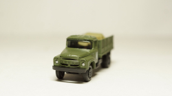 Зил 130 борт с грузом армия Украины хаки, Herpa 1:87 