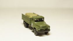Зил 130 борт с грузом армия Украины хаки, Herpa 1:87 
