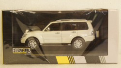 Mitsubishi Pajero 4WD, metallic-white, F43-075, First43 1:43