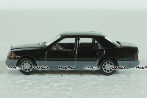 Mercedes E320 W124, Black, Wiking 1:87 